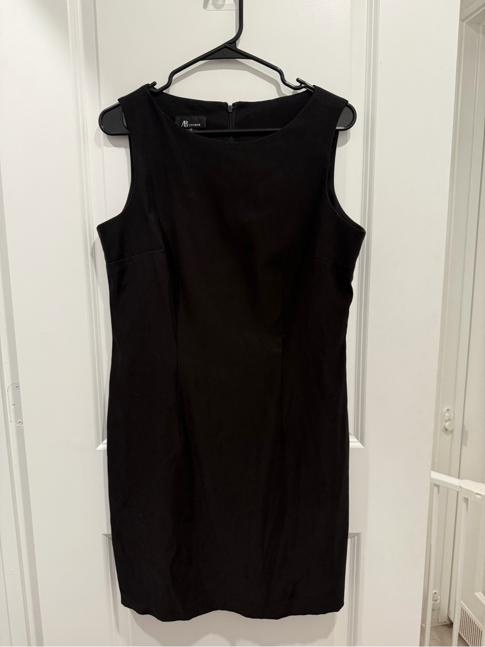 AB Studio Black Sleeveless Sheath Dress